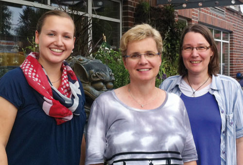 Helga Prante (Mitte) und ihre Mitarbeiterinnen Lena Lameyer (li.) und Birgit Rahmann.